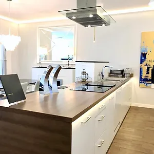 Hotel apartamentowy Mondrian Luxury Unesco Old Town, Warszawa
