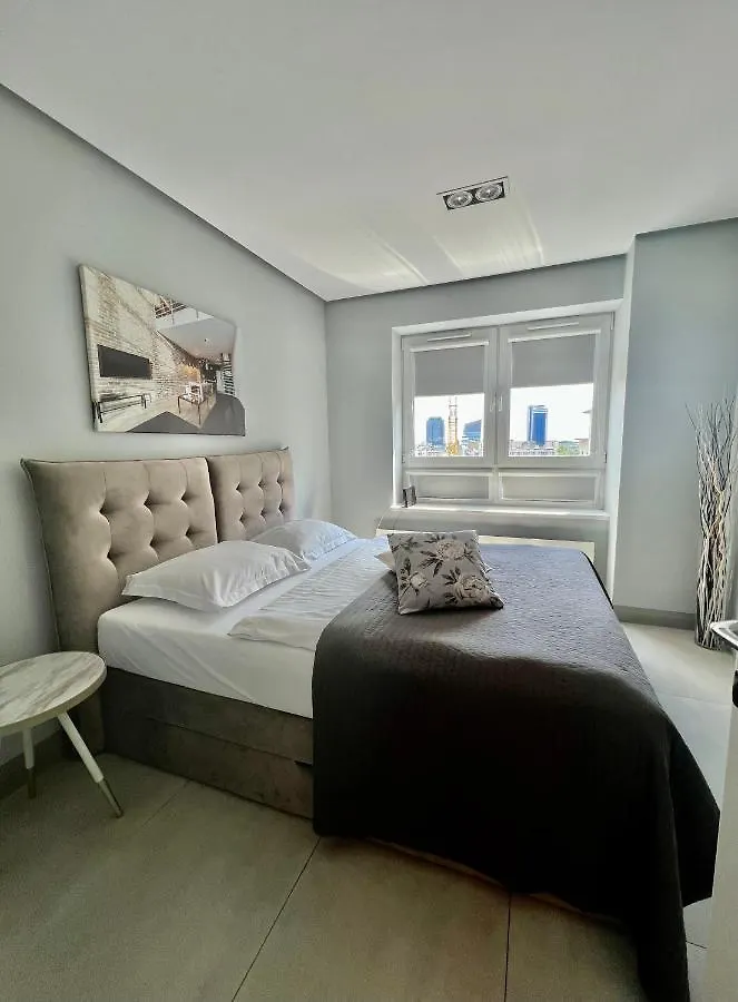 Platinum Towers Central Apartments Варшава 3*,