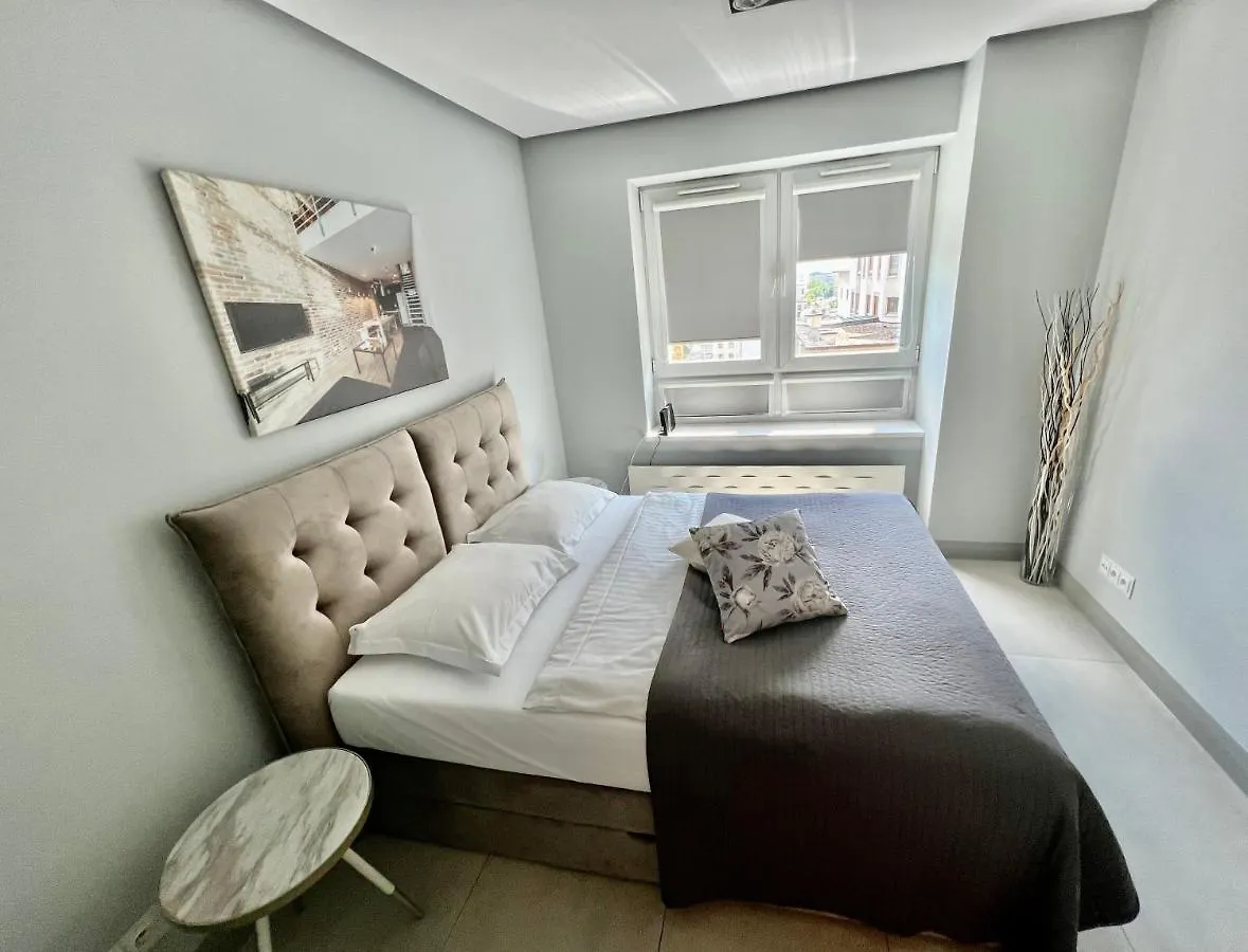 Platinum Towers Central Apartments Варшава 3*,